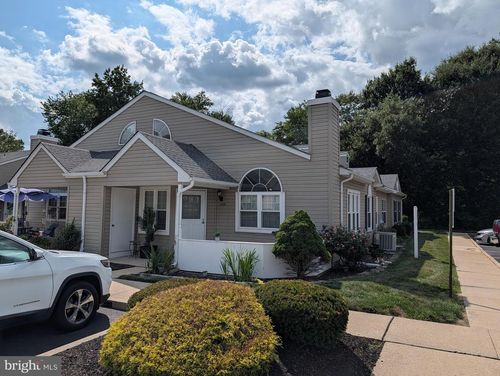 1205 Megans Ln, BURLINGTON, NJ, 08016-3768 | Card Image