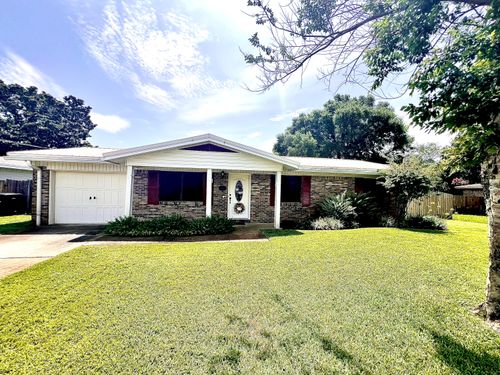 307 Sikes Cir Nw, Fort Walton Beach, FL, 32548-4612 | Card Image