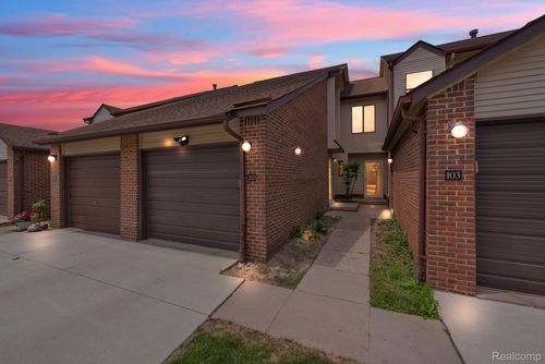 203-6689 Ridgefield Cir, West Bloomfield, MI, 48322-3049 | Card Image