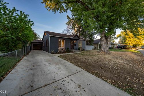 842 W 13th Street, Medford, OR, 97501 | Card Image