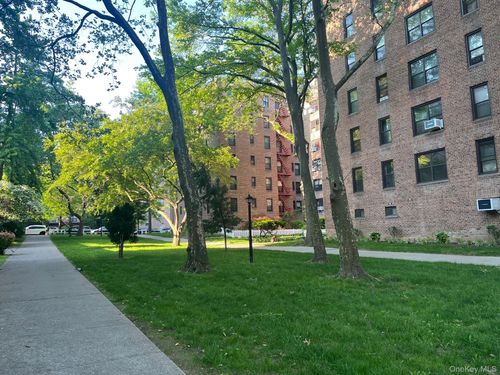 4e-83-20 98th St, Woodhaven, NY, 11421-1631 | Card Image