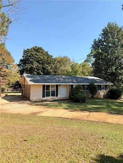 1101 Brownstone Circle, House other with 3 bedrooms, 2 bathrooms and null parking in OPELIKA AL | Image 3