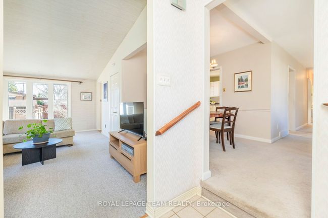 24 Ellery Cres, House other with 3 bedrooms, 2 bathrooms and 4 parking in Nepean ON | Image 5
