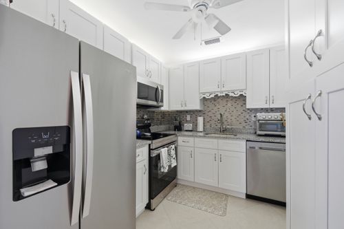 815 Flanders Q, Delray Beach, FL, 33484-5375 | Card Image