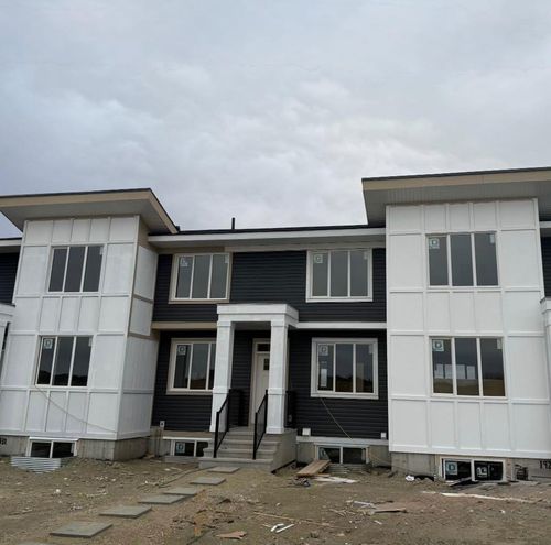 1929 Mccaskill Dr, Crossfield, AB, T0M0S0 | Card Image