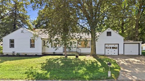 3905 Elmwood Ave, Austintown, OH, 44515-3152 | Card Image