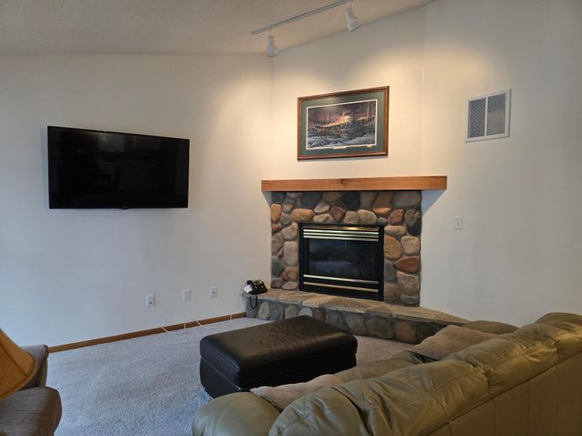 202 - 8250 Northern Rd, Condo with 2 bedrooms, 2 bathrooms and 1 parking in Minocqua WI | Image 6