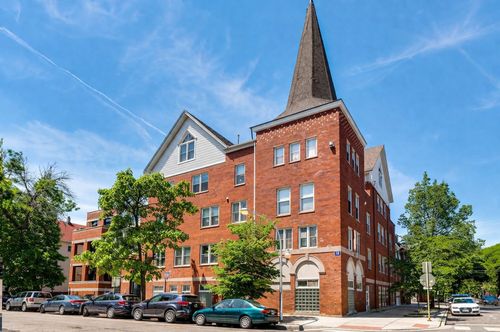 207-1043 W School St, Chicago, IL, 60657-2228 | Card Image