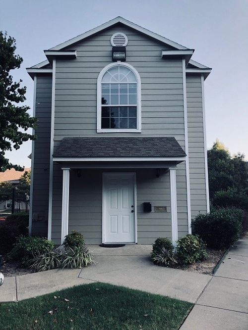 1782 N Gregg Ave, Fayetteville, AR, 72703-2418 | Card Image