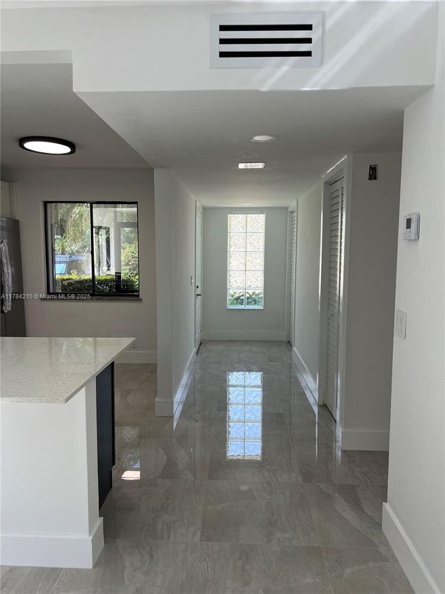 APT-104 - 16461 Blatt Blvd, Condo with 2 bedrooms, 2 bathrooms and null parking in Weston FL | Image 8