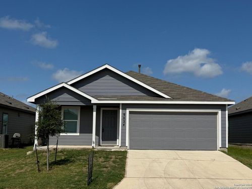 9024 James Bowie, Seguin, TX, 78155-3476 | Card Image