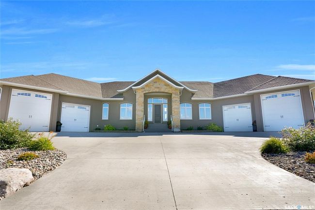 330 Spruce Creek Dr, House other with 5 bedrooms, 4 bathrooms and 10 parking in Pilot Butte SK | Image 5