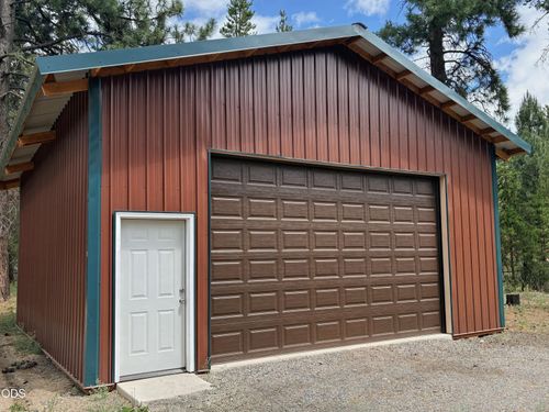 15934 Fir Rd, La Pine, OR, 97739-9401 | Card Image