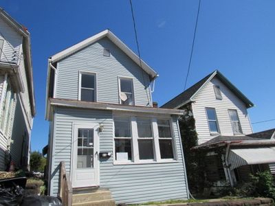 11 E Gaskill Avenue, House other with 2 bedrooms, 1 bathrooms and null parking in Jeannette PA | Image 1