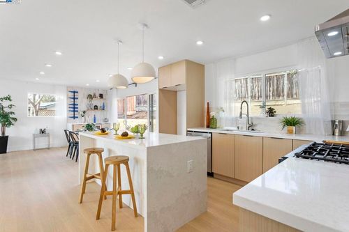 365 Monaco Ave, Union City, CA, 94587-3714 | Card Image