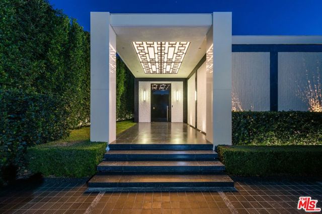 Chalette Dr, Beverly Hills, CA 90210