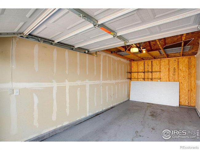 Detached 1 car garage | Image 36