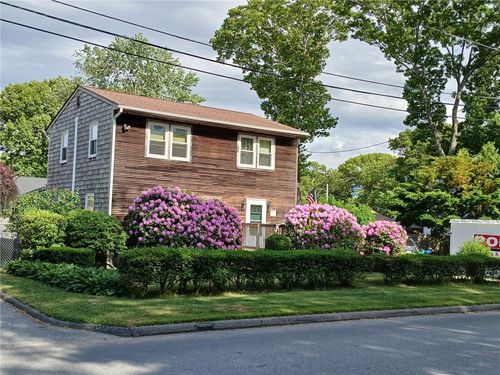 92 Hawksley Ave, Warwick, RI, 02889-8907 | Card Image