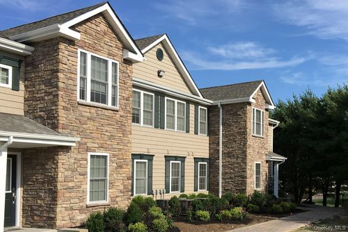 807-100 Vista View Dr, Farmingville, NY, 11738-3000 | Card Image