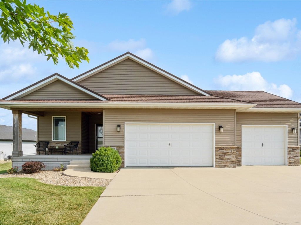 Driftwood Ln, Fairfax, IA 52228