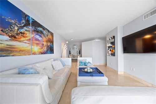 4106-6365 Collins Ave, Miami Beach, FL, 33141-9621 | Card Image