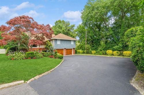 16 Hawthorne Ln, Lawrence, NY, 11559-2507 | Card Image