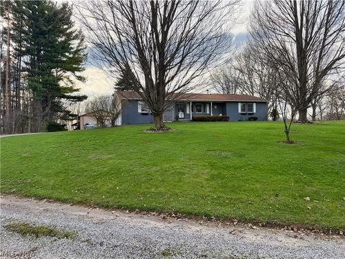 5279 Newgarden Rd, Salem, OH, 44460-8934 | Card Image