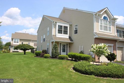 36 Honey Locust Ln, NEWTOWN, PA, 18940-9286 | Card Image