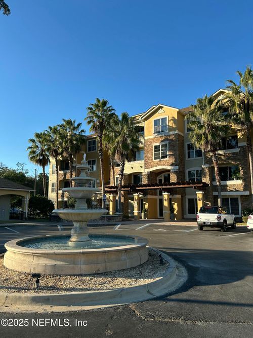 9423-8539 Gate Pkwy W, JACKSONVILLE, FL, 32216-1019 | Card Image