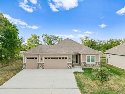 11809 E 231st Street, House other with 3 bedrooms, 2 bathrooms and null parking in Peculiar MO | Image 3