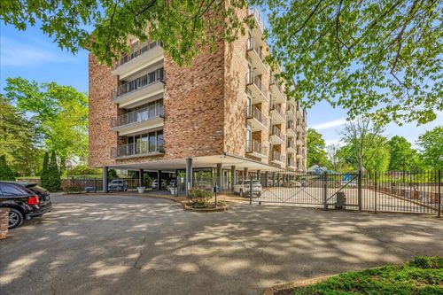 303-2195 Poplar Ave, Memphis, TN, 38104 | Card Image