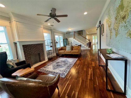 905 S Bruce St, TAMPA, FL, 33606-2813 | Card Image