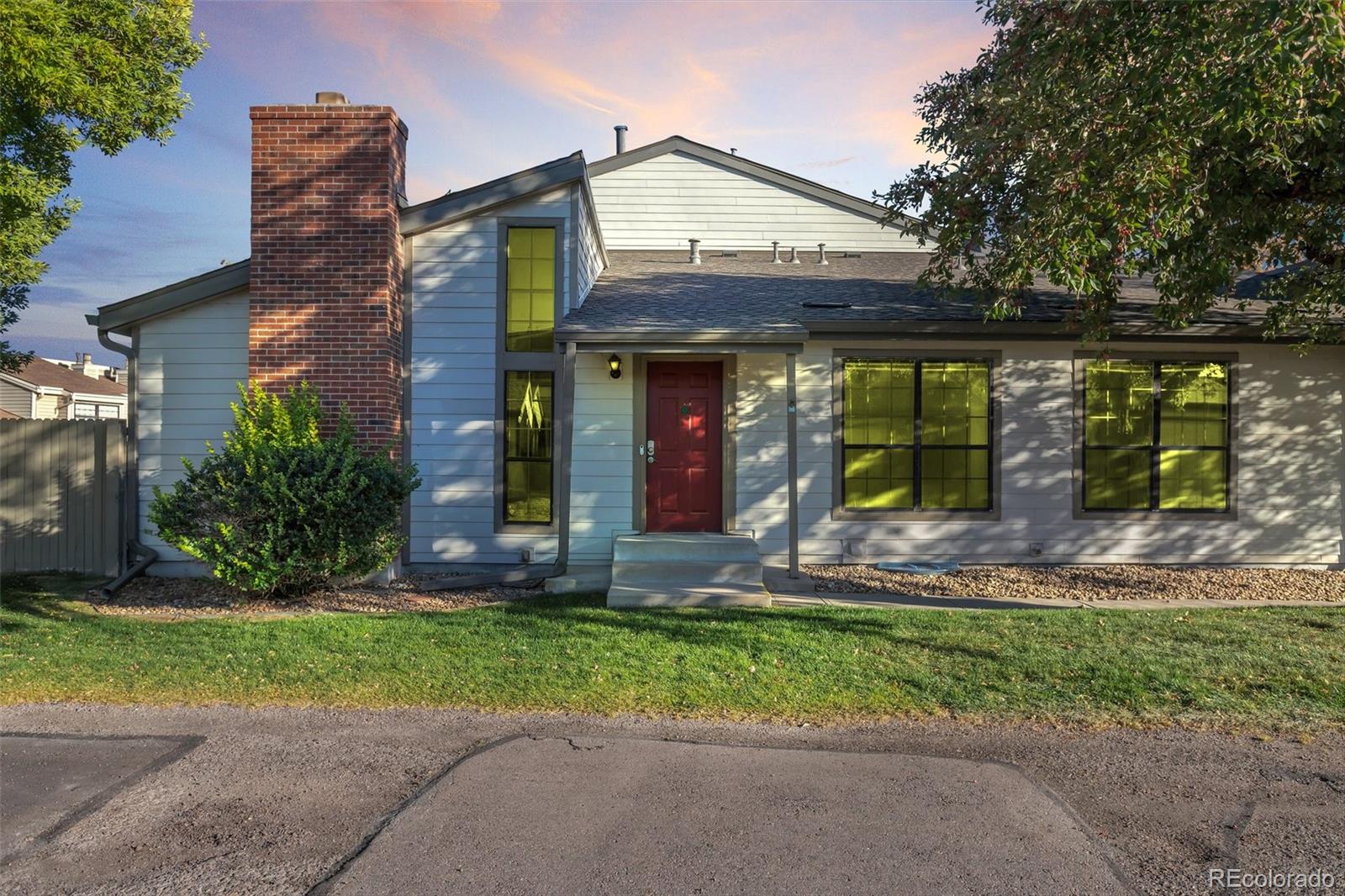 313 7925 W Layton Avenue, For Sale in Littleton Zoocasa