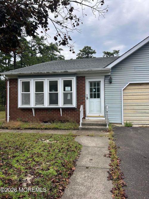 3 Mill Ct, Whiting, NJ, 08759-3299 | Card Image