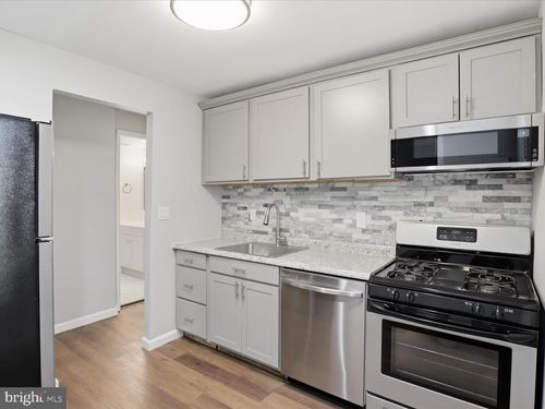 t2-3302 Huntley Square Dr, TEMPLE HILLS, MD, 20748-6250 | Card Image