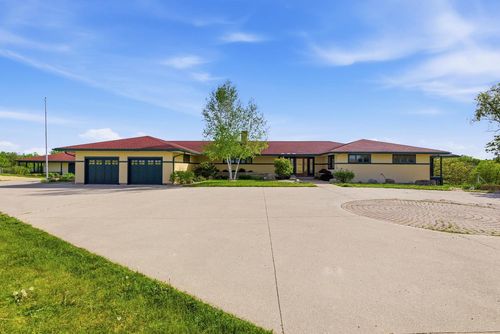 1049 Miller Rd, Mineral Point, WI, 53565-8408 | Card Image