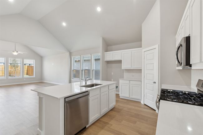 2112 Sandpiper Way, House other with 4 bedrooms, 3 bathrooms and null parking in Princeton TX | Image 4