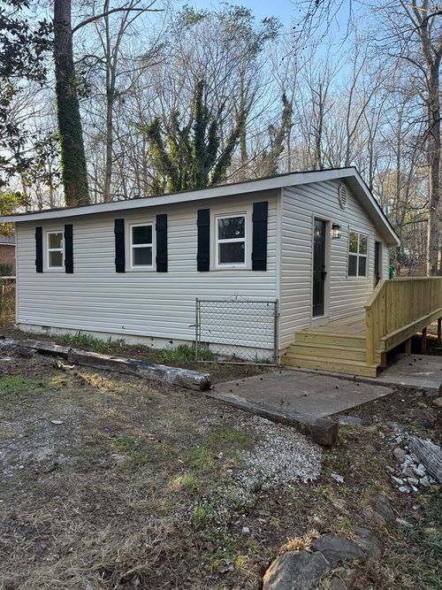 242 Cedar Cir, West Point, GA, 31833-5713 | Card Image