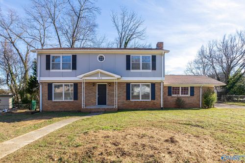 920 Roll Tide Ln Nw, Huntsville, AL, 35816-3530 | Card Image