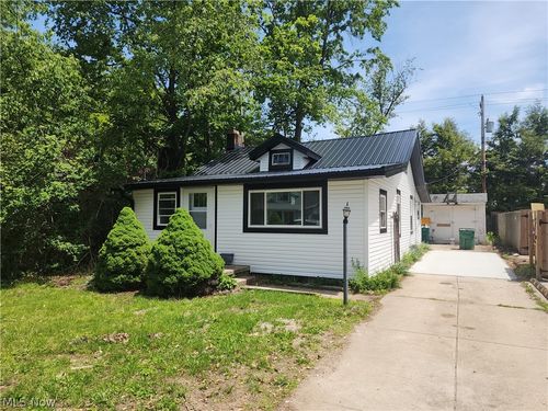 6247 Seneca Rd, Mentor, OH, 44060-2922 | Card Image