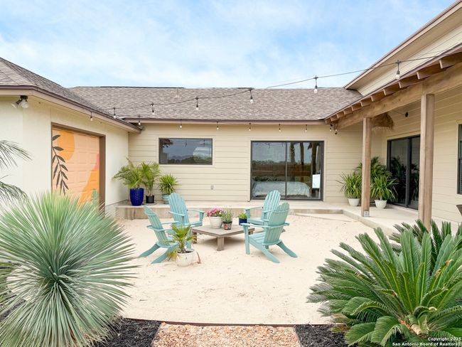 1208 Devine Dr, House other with 3 bedrooms, 2 bathrooms and null parking in Devine TX | Image 27