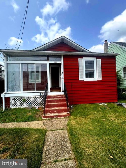 828 Wood St, BURLINGTON, NJ, 08016-2649 | Card Image