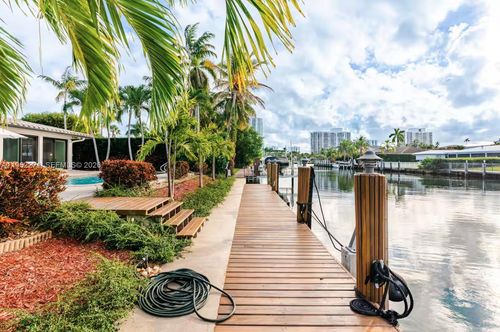 636 Hibiscus Dr, Hallandale Beach, FL, 33009-6512 | Card Image