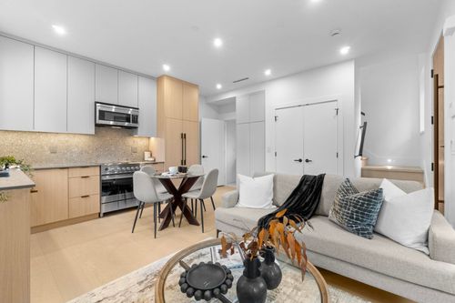 1947 13th Ave E, Vancouver, BC, V5N2C3 | Card Image