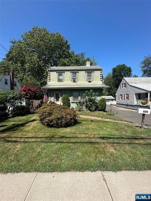 800 Grand Ave, Leonia, NJ, 07605-2106 | Card Image
