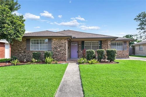 2137 Glouster St, Gretna, LA, 70056-4431 | Card Image