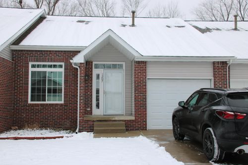 1207 Eastoak Dr, Fenton, MI, 48430-1511 | Card Image