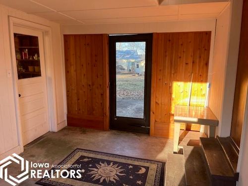 704 S Cromwell St, Fairfield, IA, 52556-3705 | Card Image