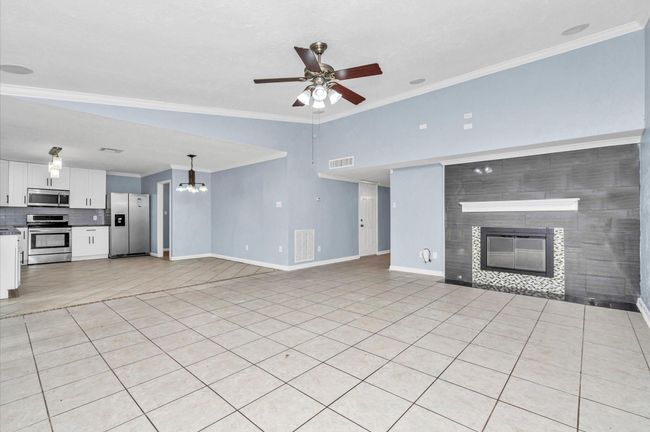 18215 Navajo Trail Dr, House other with 3 bedrooms, 2 bathrooms and 2 parking in Spring TX | Image 9