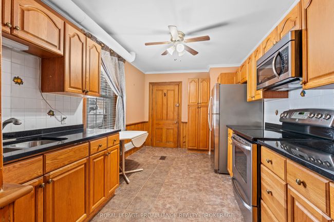 270 Wellington St, House attached with 2 bedrooms, 2 bathrooms and null parking in Kingston ON | Image 14